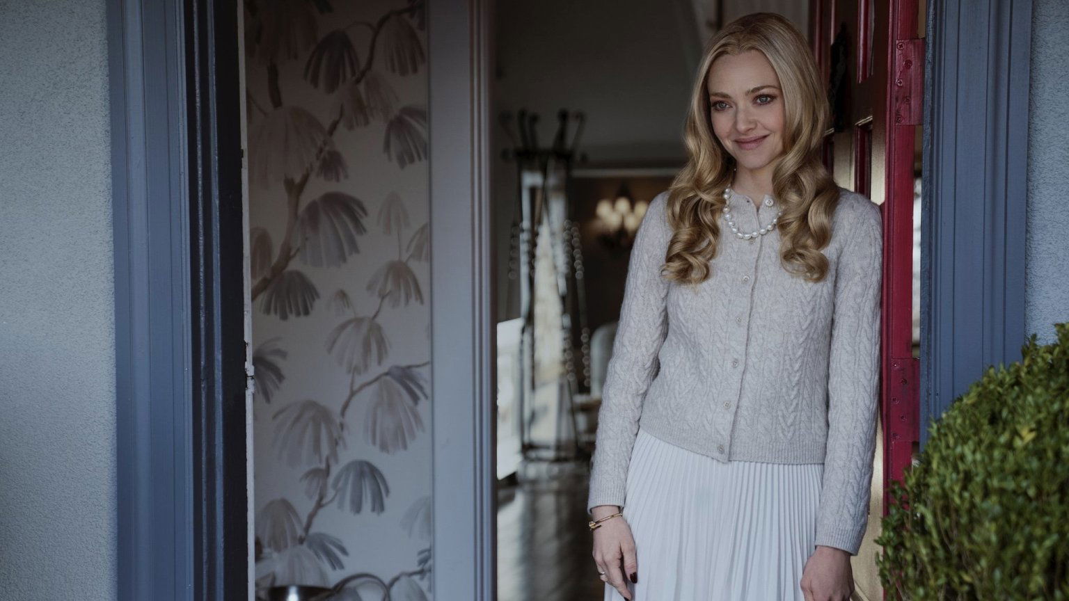 Lionsgate onthult onheilspellende beelden boekverfilming 'The Housemaid' met Sydney Sweeney en Amanda Seyfried