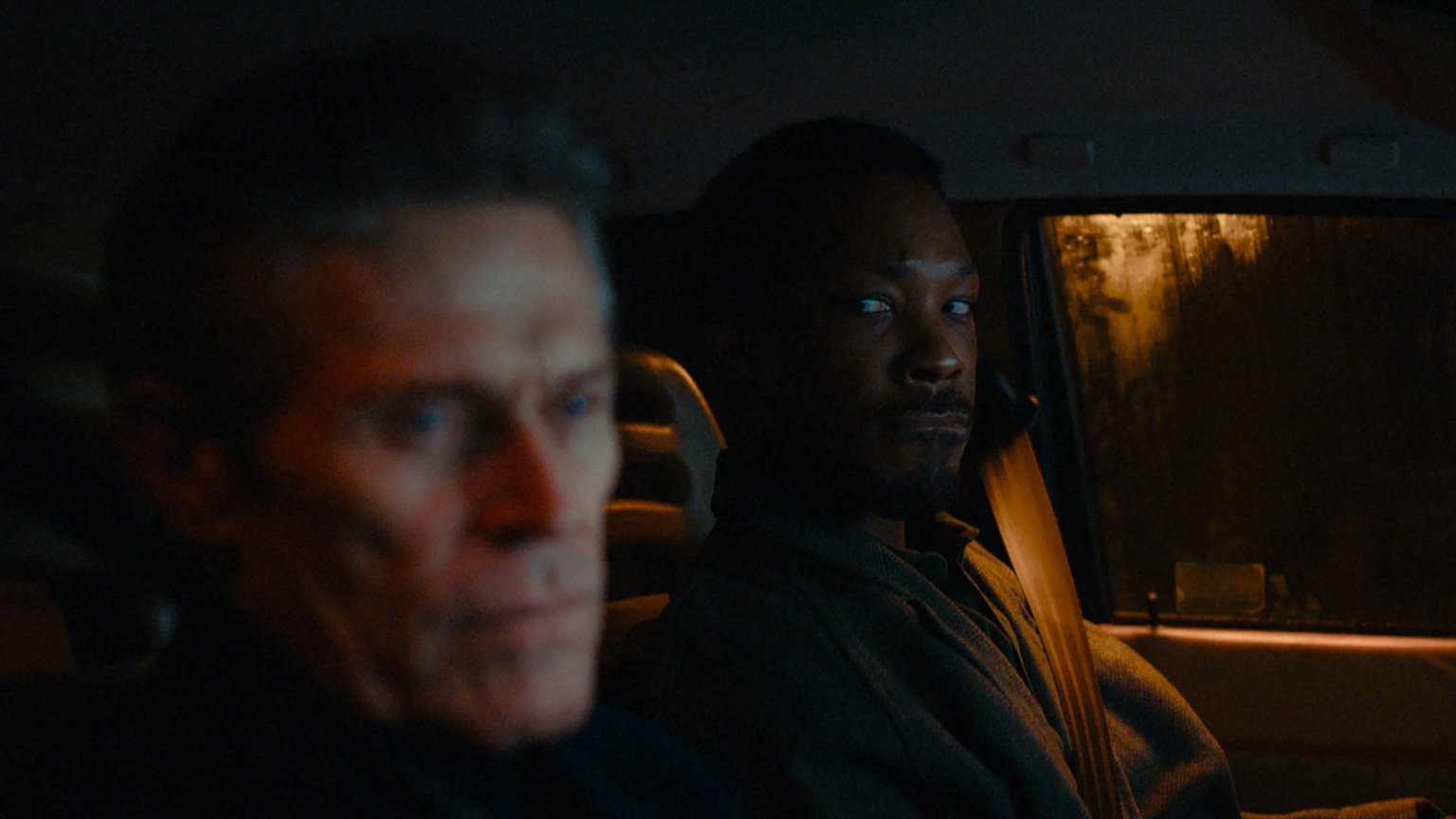 Nieuwe mysterieuze thriller met Willem Dafoe vanaf vandaag eindelijk te zien