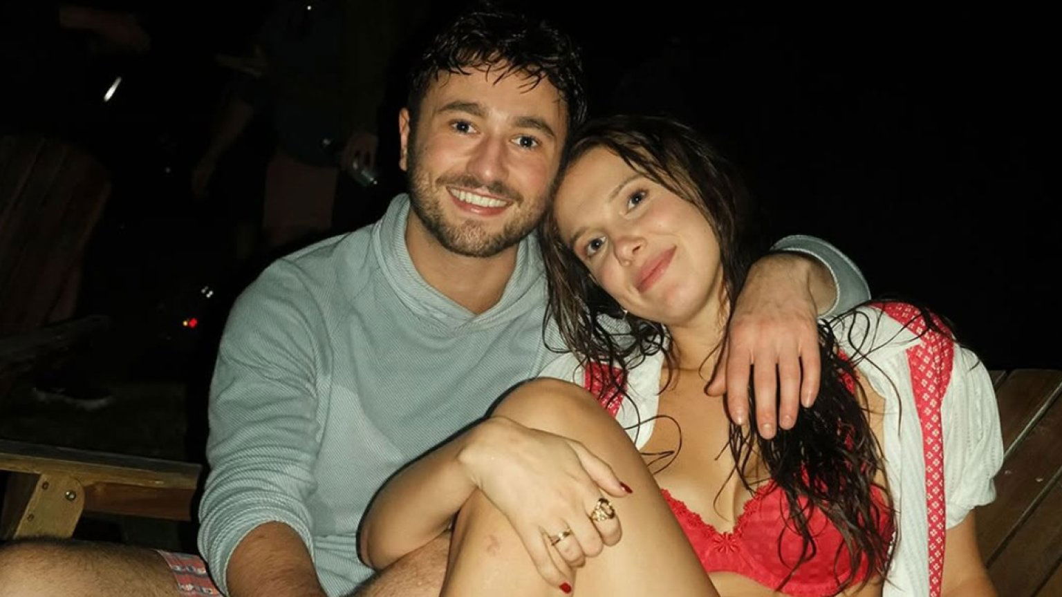 Opnames van nieuwe Netflix-romcom 'Just Picture It' met Millie Bobby Brown van start