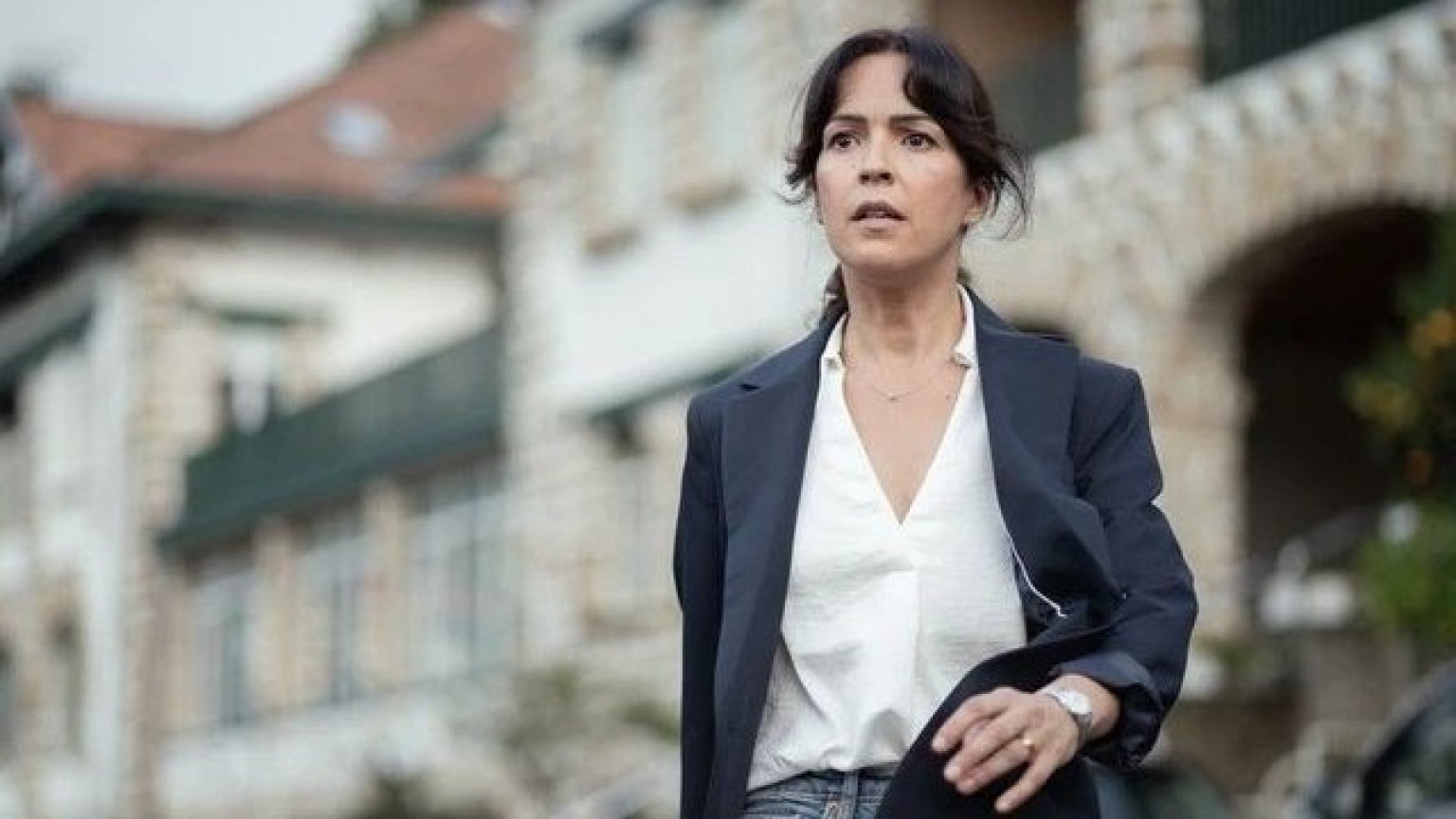 Spannende nieuwe miniserie maakt indruk op Netflix: 'Wat een dijk van een serie!'