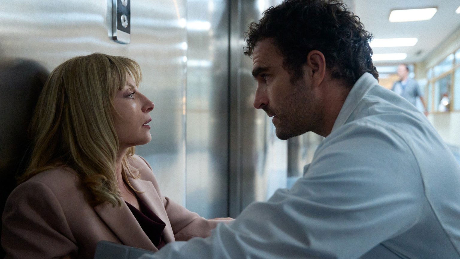 Netflix komt met de trailer van vervolgseizoen meeslepende Spaanse ziekenhuisserie