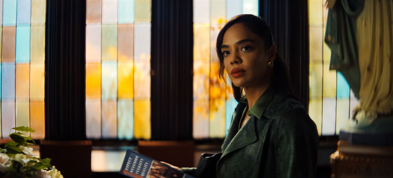 Tessa Thompson als Anna. Afbeelding via Netflix © 2025