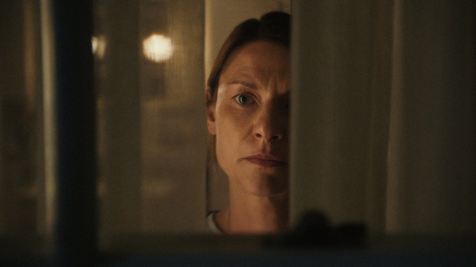 Claire Danes onderzoekt een moord in de trailer van nieuwe mysterieuze Netflix-serie