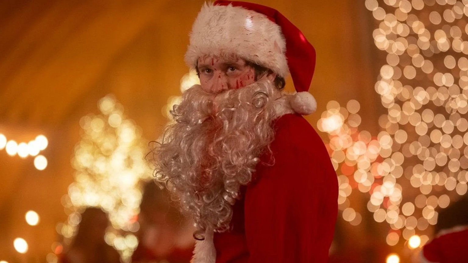 De Kerstman is op bloederige moordtocht in de trailer van nieuwe slasher