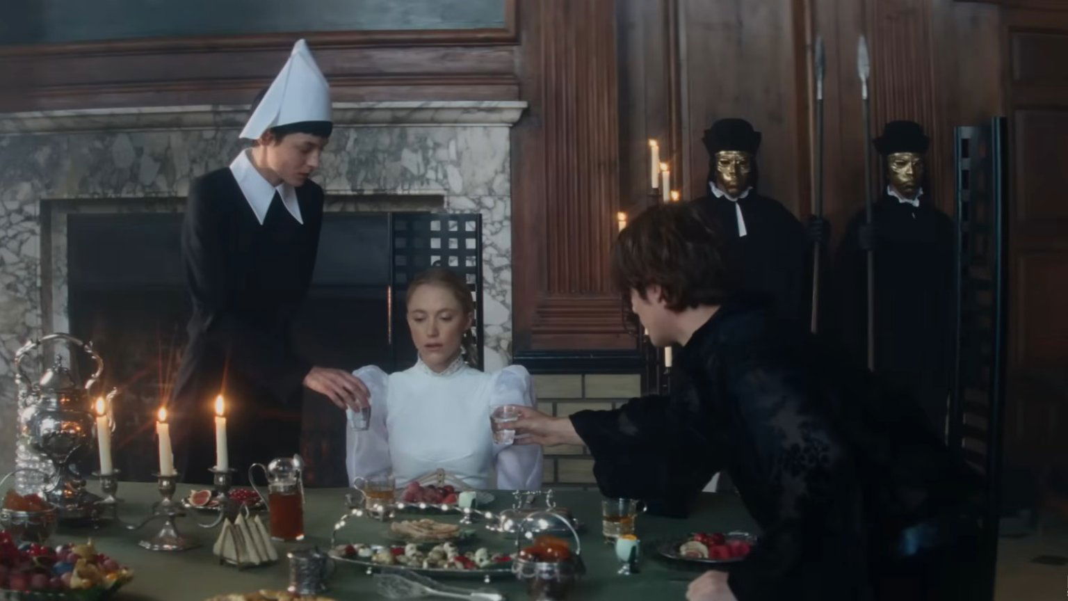 Trailer onthuld voor '100 Nights of Hero' met Emma Corrin en Charli XCX