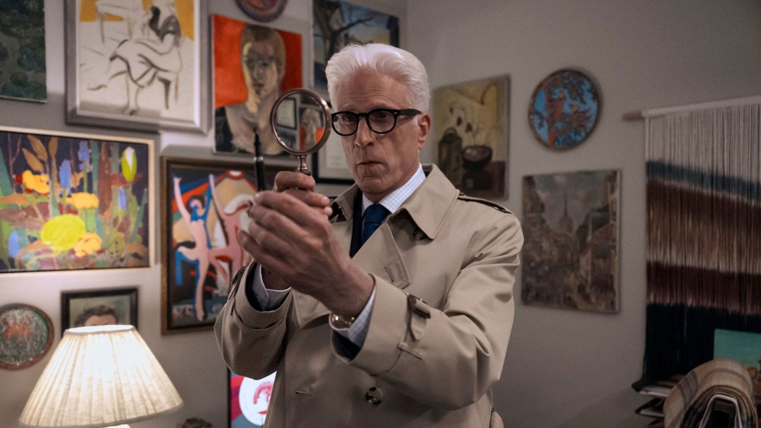 Ted Danson gaat weer undercover in de trailer van 'A Man on the Inside' seizoen 2