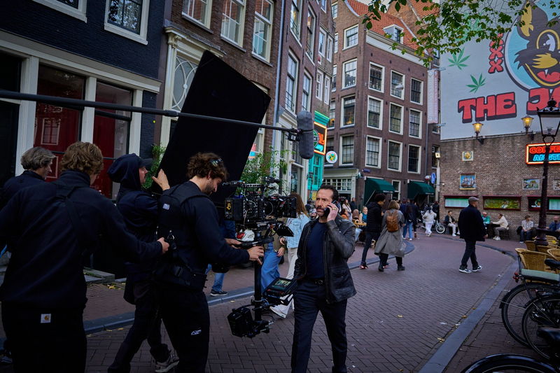 Netflix geeft kijkje achter de schermen bij 'Amsterdam Empire'