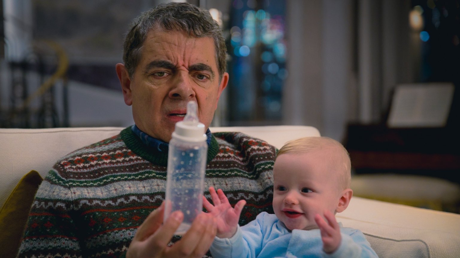 'Man vs Baby' trailer: Rowan Atkinson vanaf december op Netflix in nieuwe komedieserie