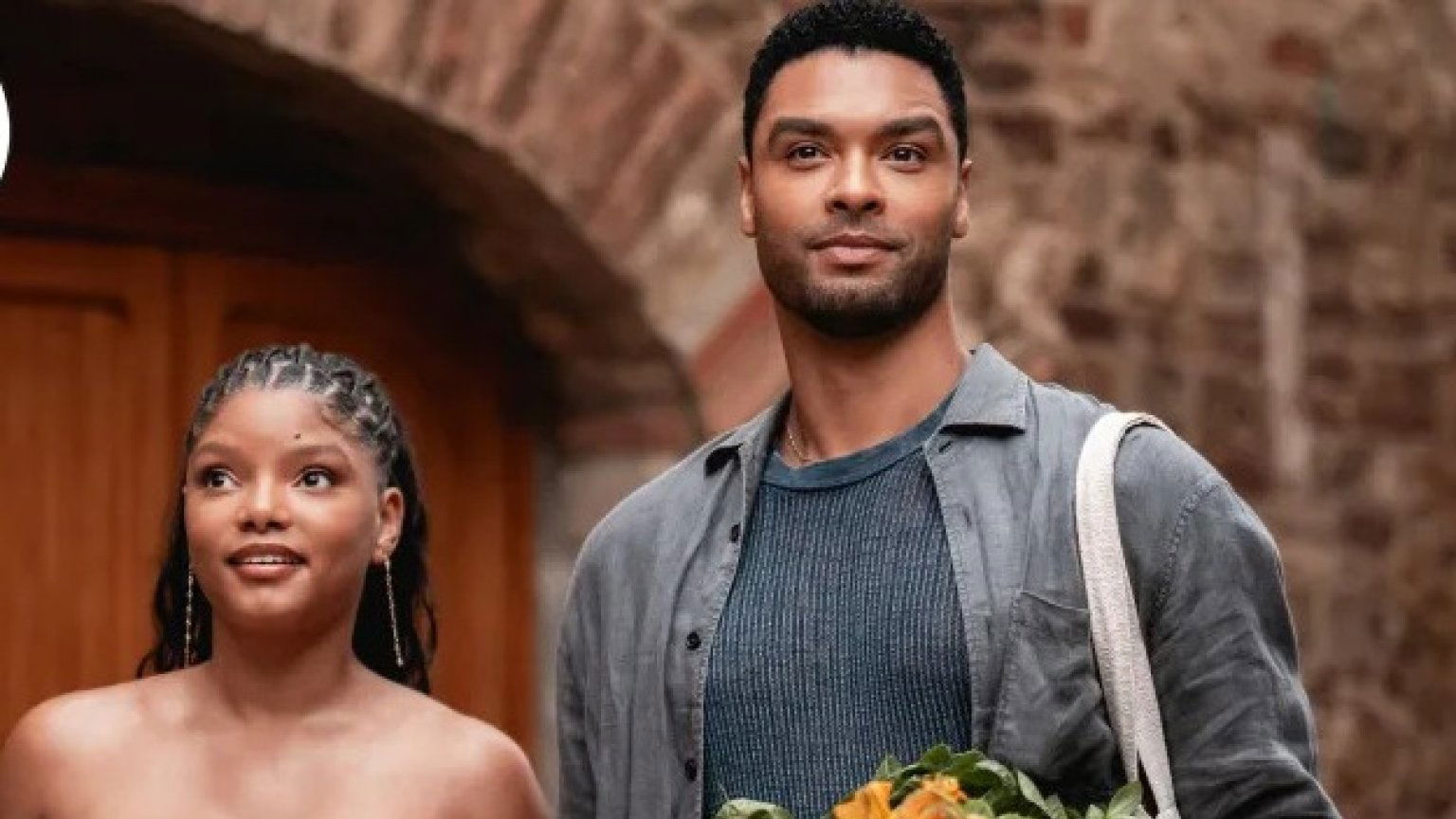 'The Little Mermaid'-ster valt voor 'Bridgerton'-acteur in de trailer van nieuwe romcom