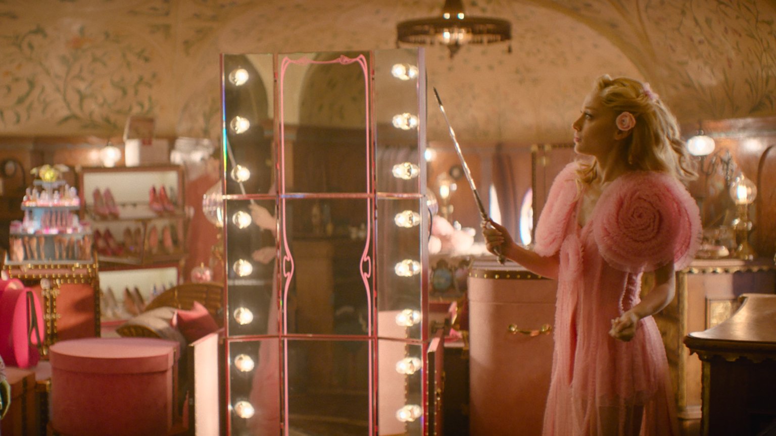 Ariana Grande test positief op covid na perstoer 'Wicked: For Good'