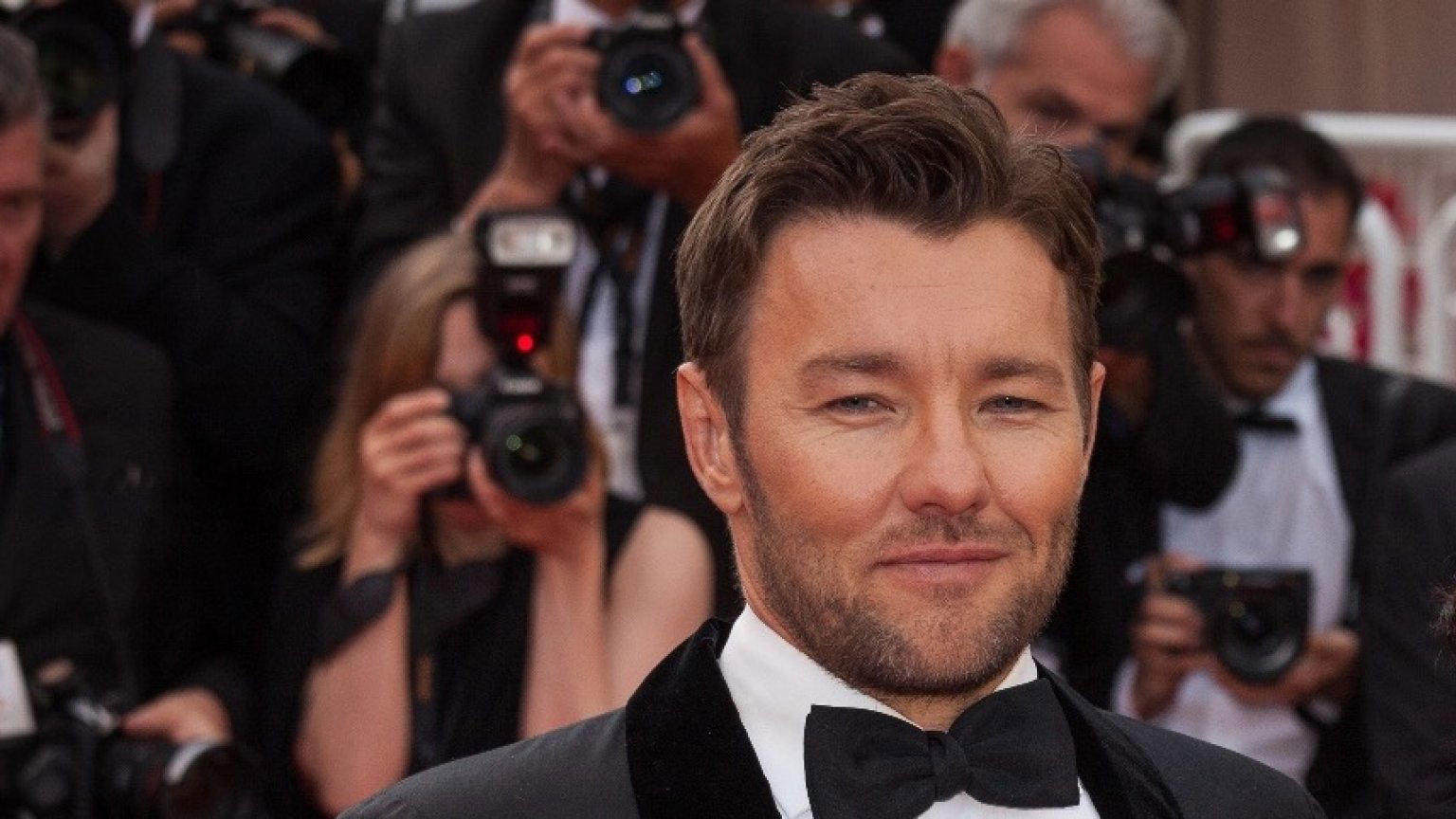 Netflix lijft zeer gewilde actieserie in met Joel Edgerton en de man achter 'Ozark'