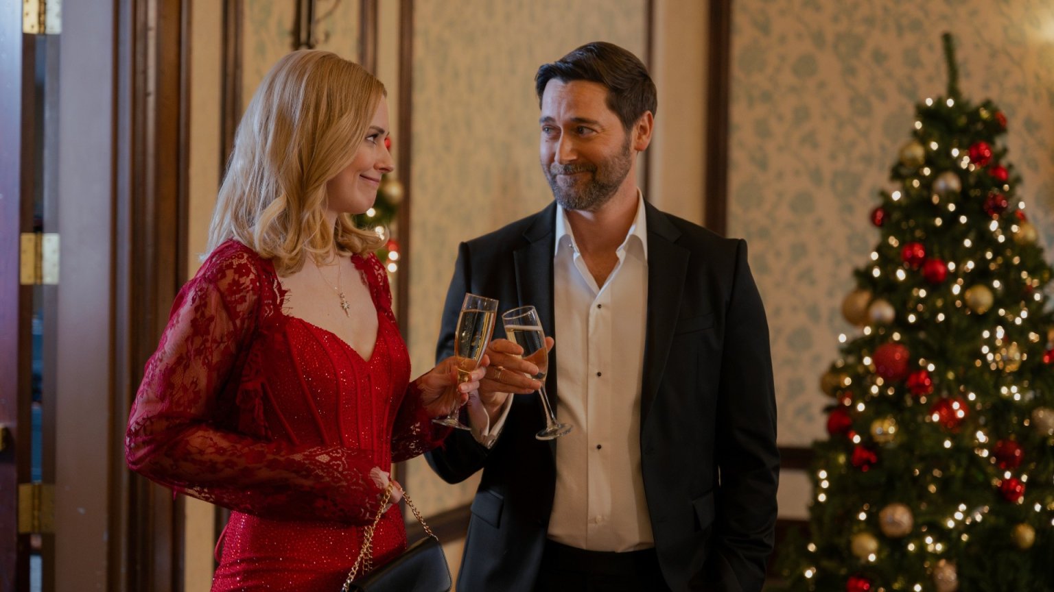 'My Secret Santa' op Netflix: alles over de nieuwe kerstfilm met Alexandra Breckenridge