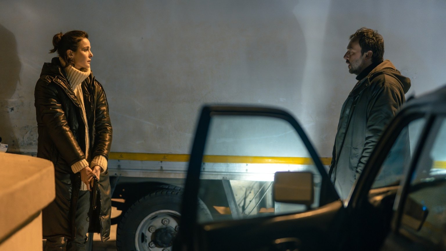 Netflix deelt de trailer van nieuwe spannende miniserie 'The Town'