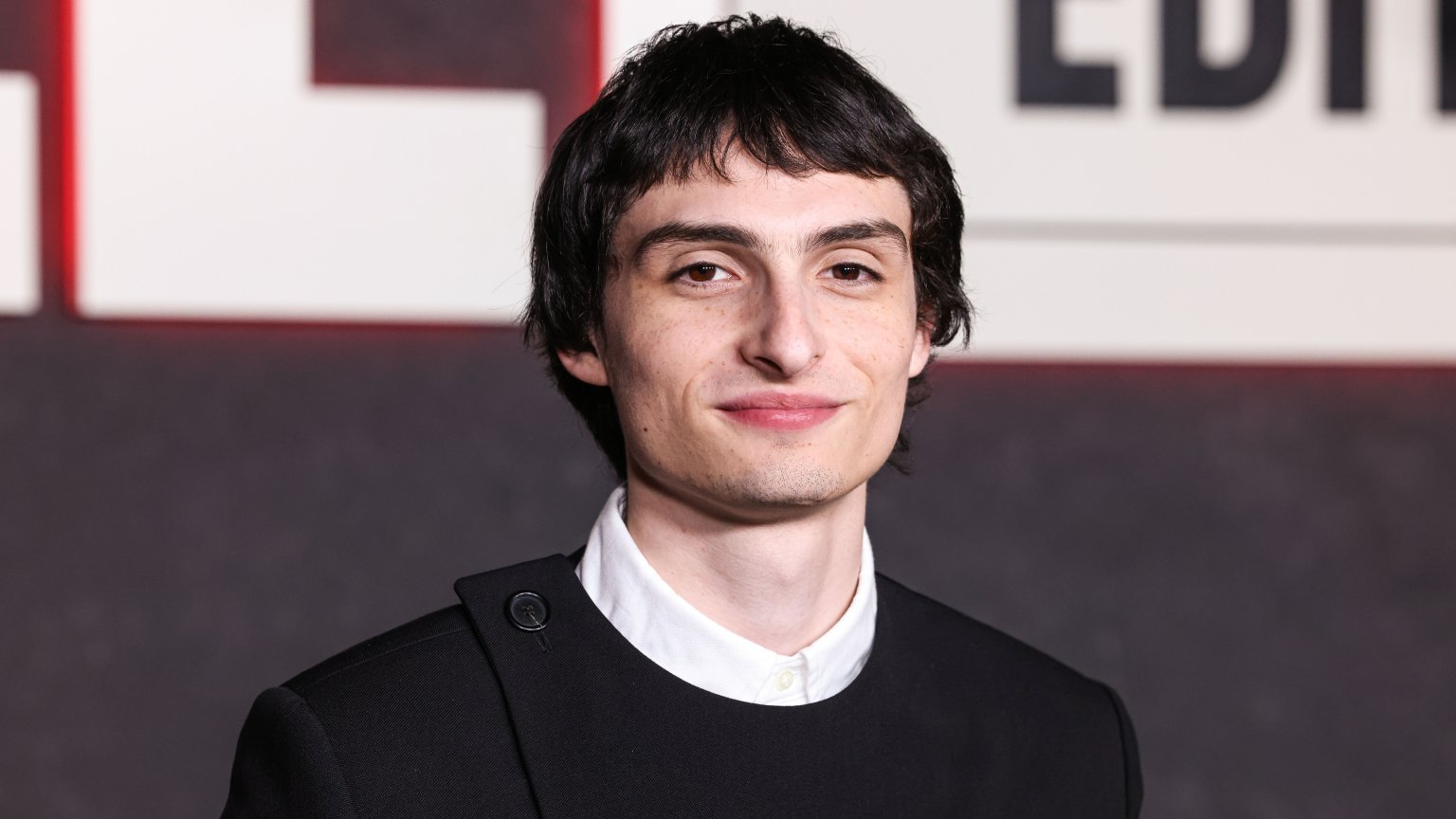 'Stranger Things'-ster speelt hoofdrol in aankomende komediefilm 'Crash Land'