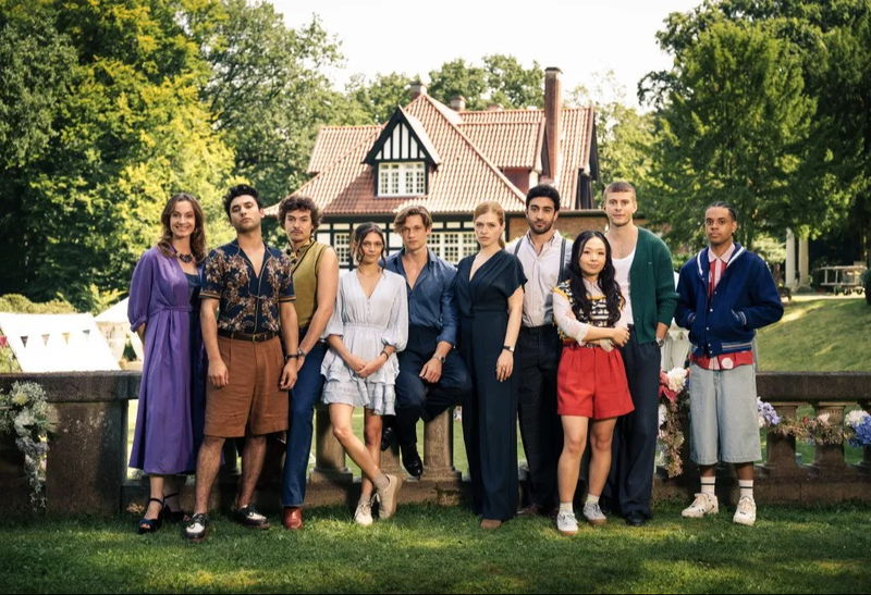 Still 'Maxton Hall' via Prime Video/Stephan Rabold