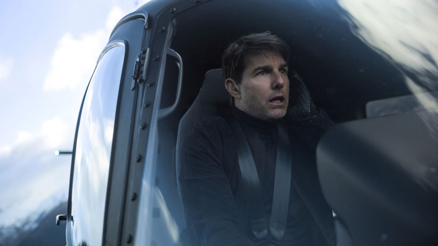Tom Cruise en Hayley Atwell te zien op nieuwe setfoto's van 'Mission: Impossible 7'