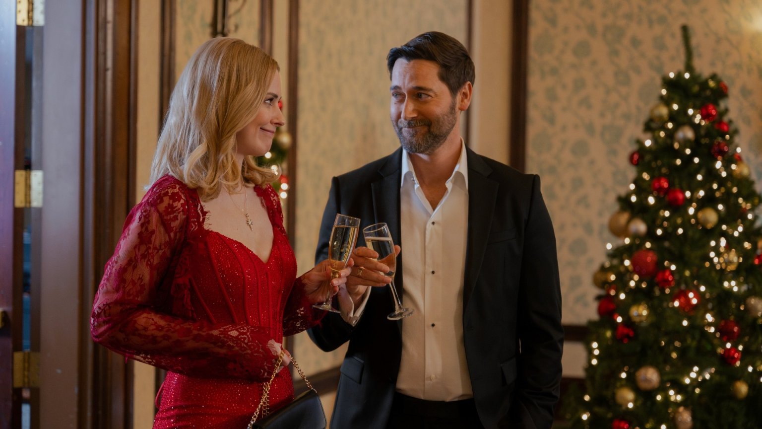 Critici maken gehakt van nieuwe kerstfilm op Netflix: 'Afgezaagd'