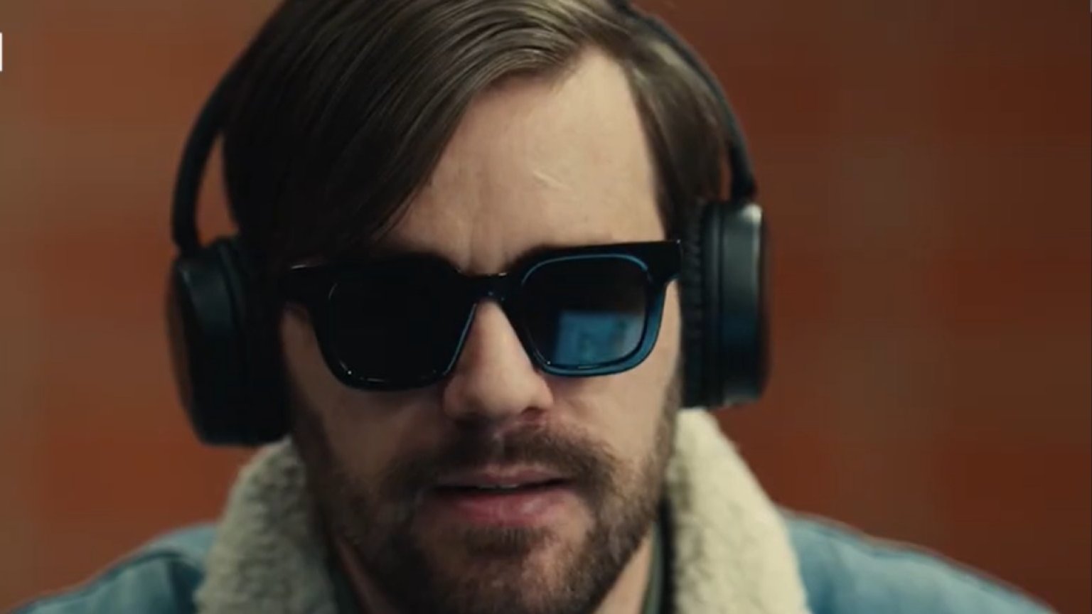 Nieuwe Nederlandse misdaadserie met Frank Lammers onderweg naar Netflix: eerste clip onthuld