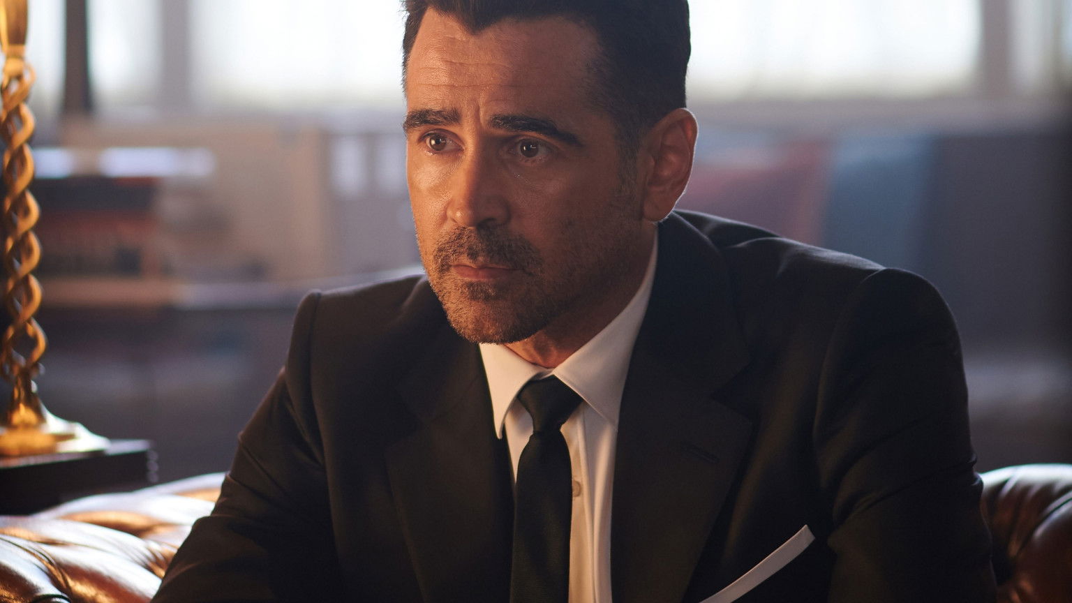 Colin Farrell is onherkenbaar als The Penguin in nieuwe setfoto's van 'The Batman'