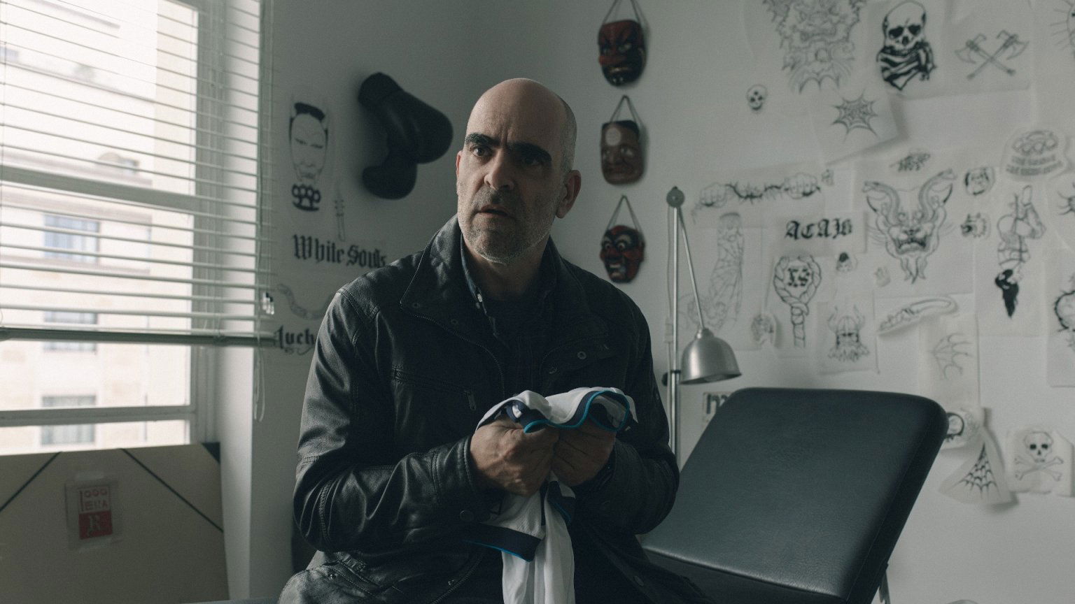 Netflix onthult releasedatum van nieuwe Spaanse thrillerserie met Luis Tosar