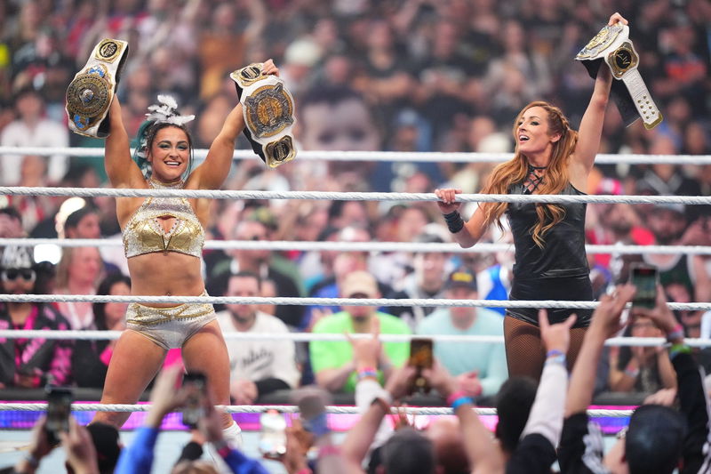 Lyra Valkyria and Becky Lynch in 'WWE: Unreal S2'. Courtesy of Netflix © 2025