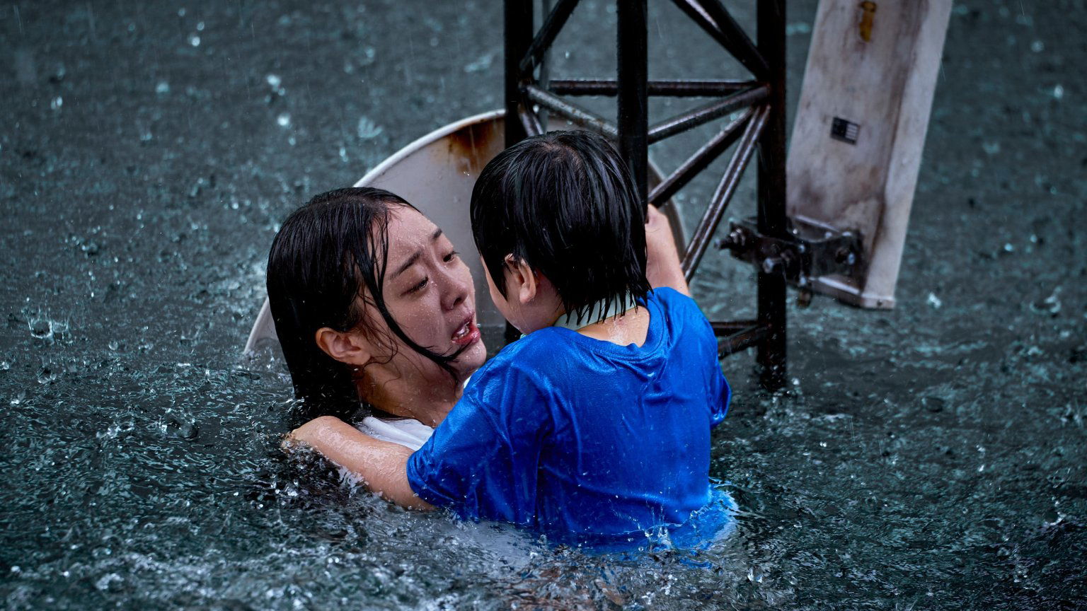 Aangrijpende rampenfilm wereldwijd aan kop op Netflix: 'Ik ga nooit meer zwemmen'