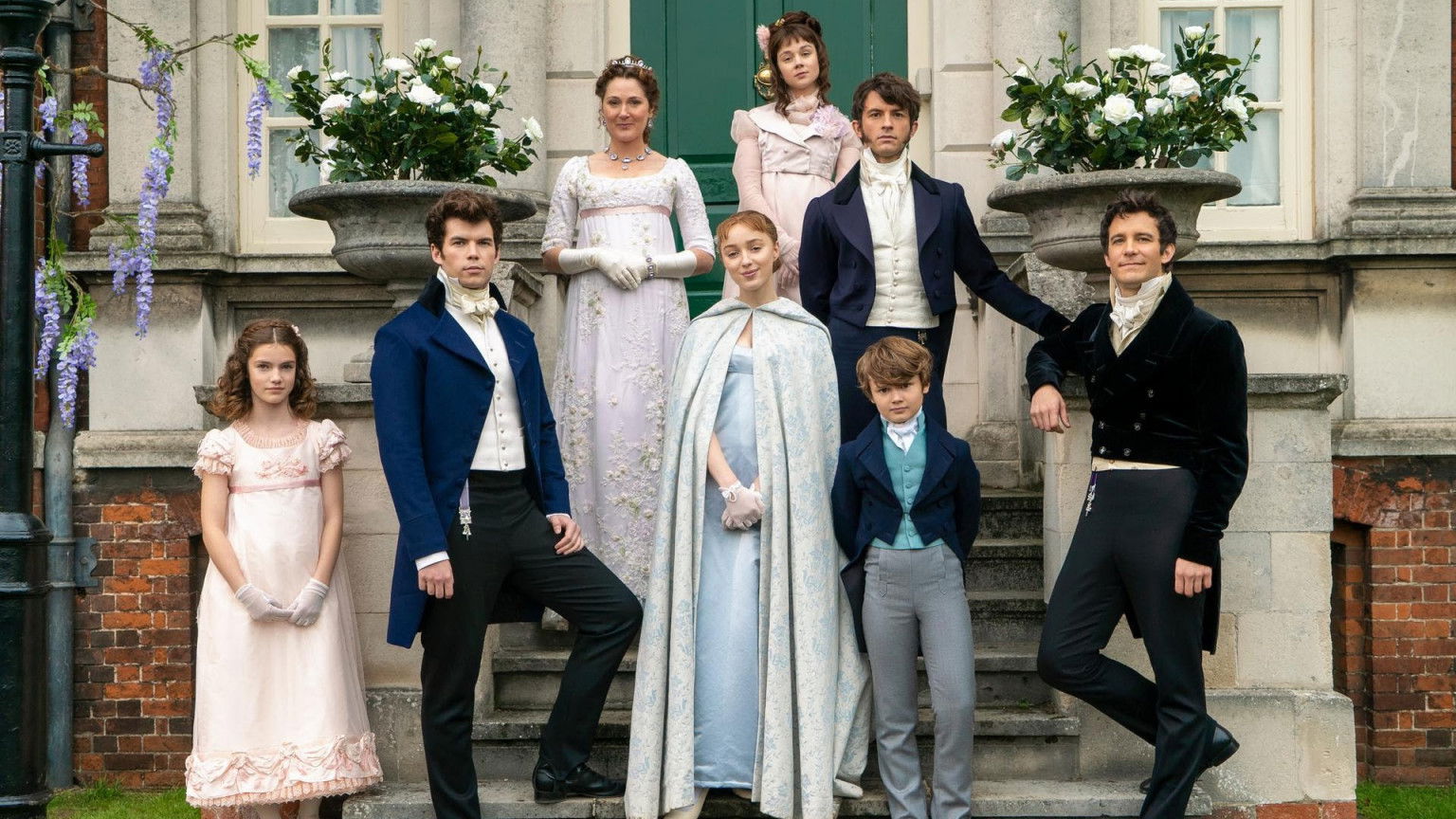 Eerste beelden van de romantische Netflix-serie 'Bridgerton' nu te zien