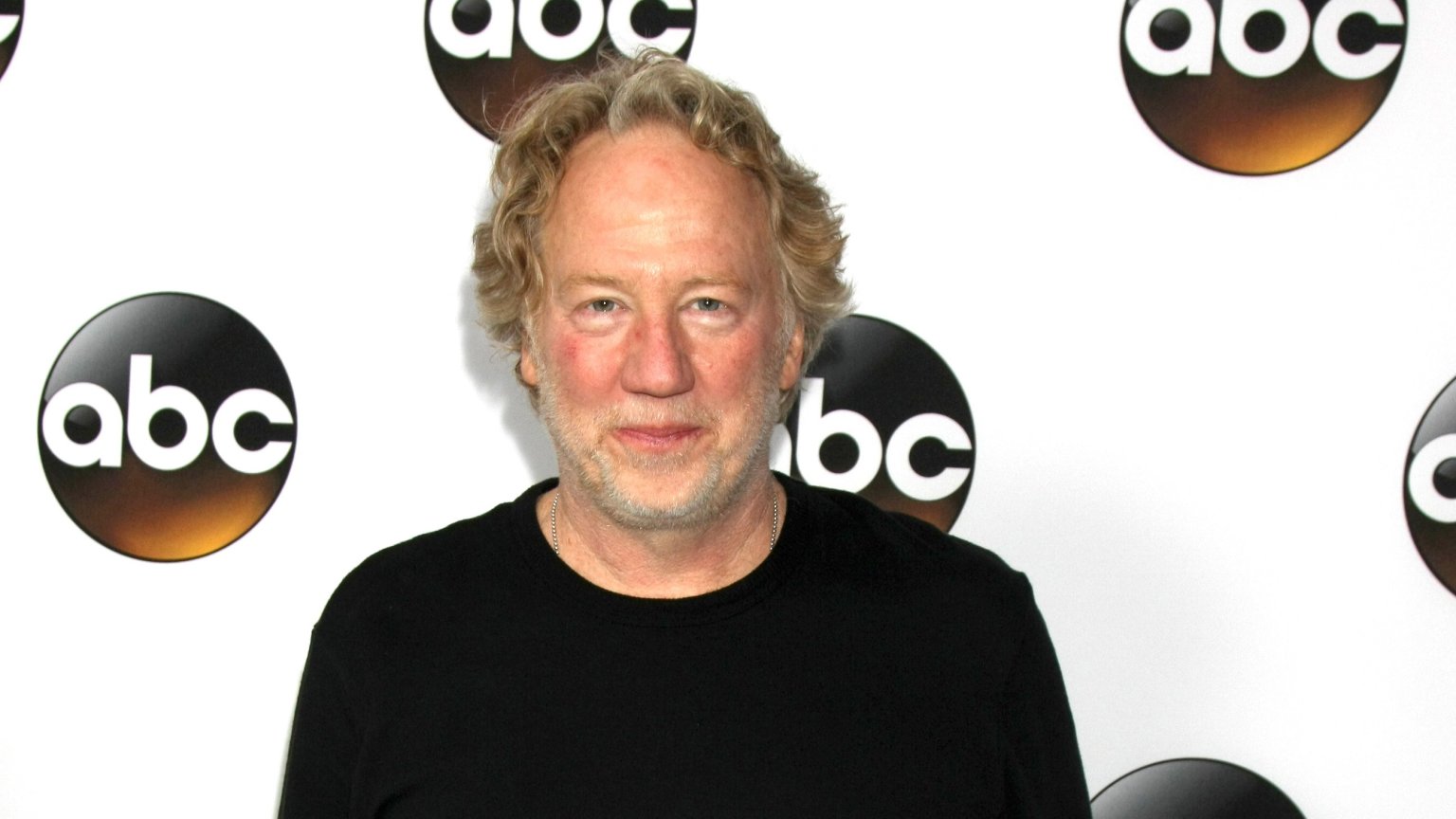 Acteur Timothy Busfield (68) uit romcom geknipt vanwege beschuldigingen kindermisbruik