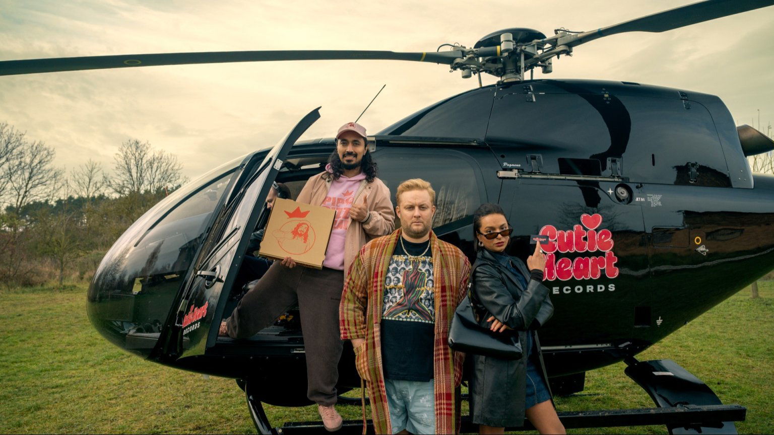 Netflix deelt de eerste beelden van absurdistische nieuwe komedieserie