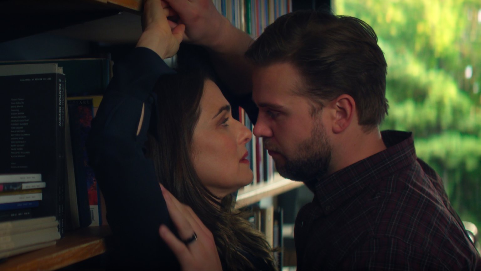 Gepassioneerde professor begint een affaire in nieuwe pikante Netflix-serie 'Vladimir'