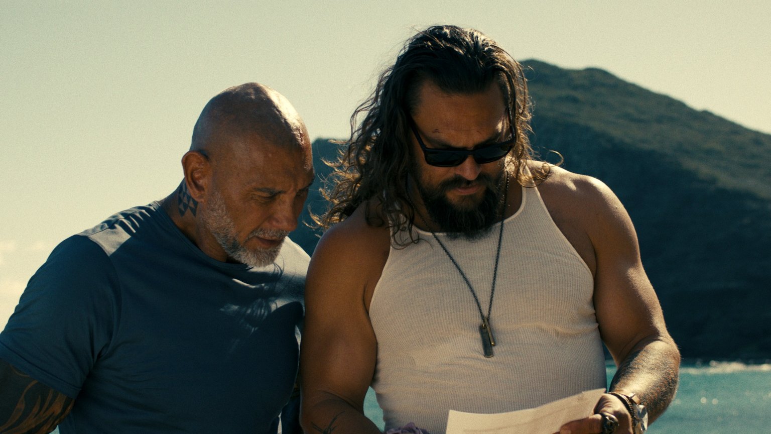 Nieuwe actiekomedie met Jason Momoa en Dave Bautista vanaf vandaag te zien