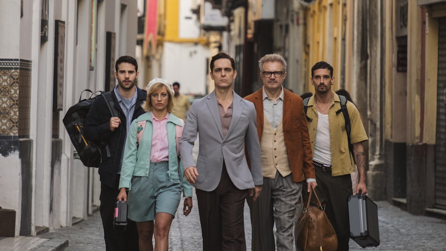 Pedro Alonso bereidt zich voor op een nieuwe overval in de teaser van 'Berlín' seizoen 2