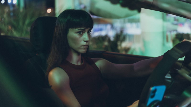 Claudia Salas als Paula in 'That Night'. Afbeelding via Netflix.