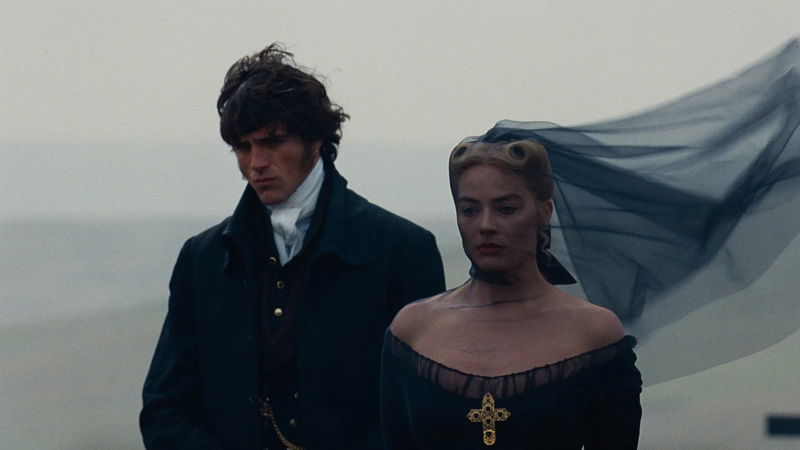 Jacob Elordi als Heatcliff en Margot Robbie als Catherine in 'Wuthering Heights. Afbeelding via TMDb.