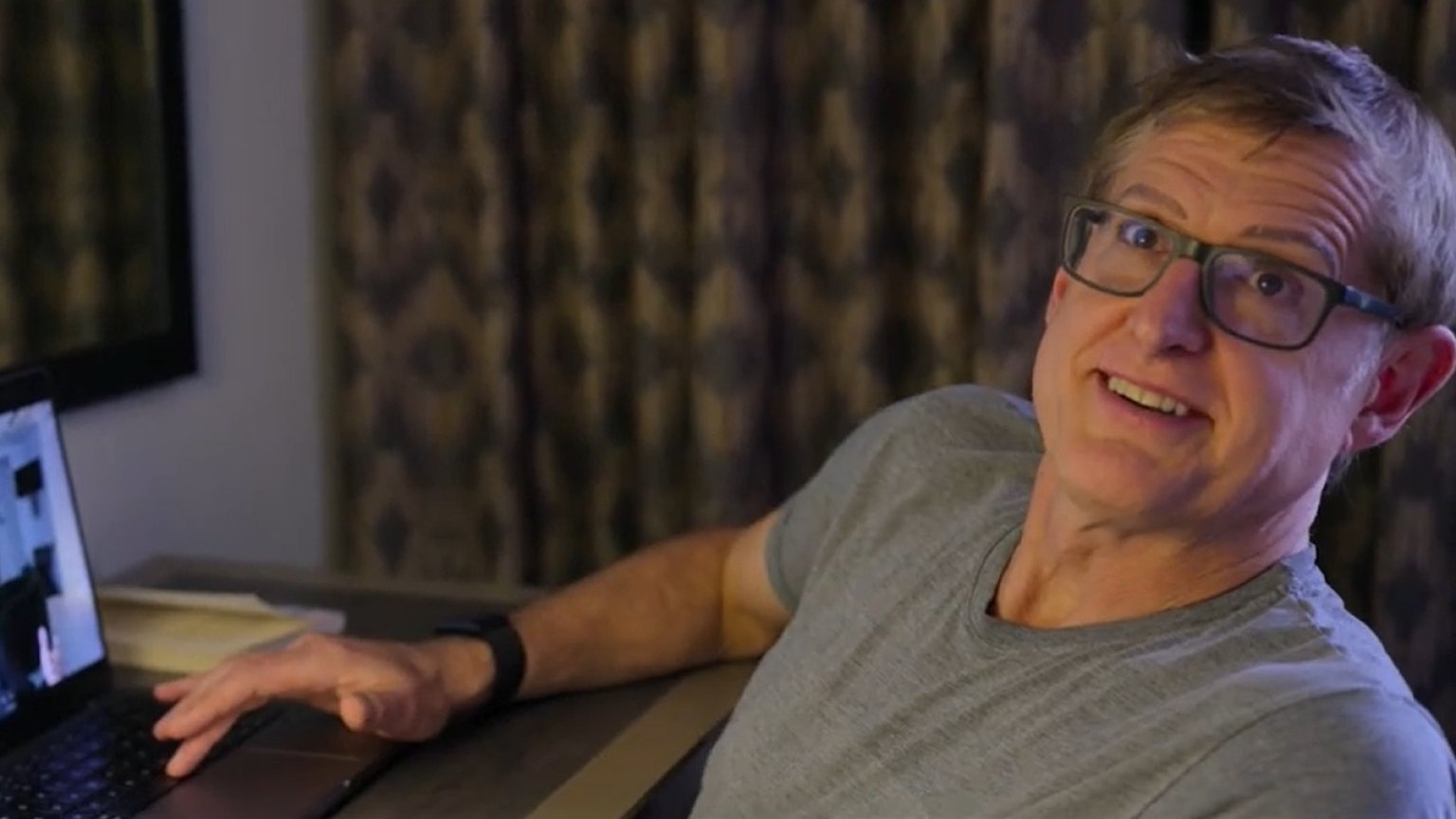 'Louis Theroux: Inside the Manosphere' teaser: Netflix komt met docu over radicale internetbeweging