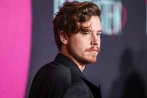 Romantische komedie met 'Riverdale'-ster in productie voor Prime Video