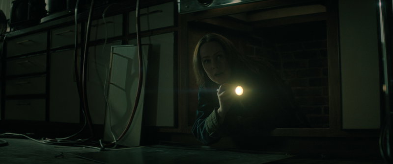 Jena Malone als Claire Cooper in 'The Boroughs'. Afbeelding via Netflix © 2026