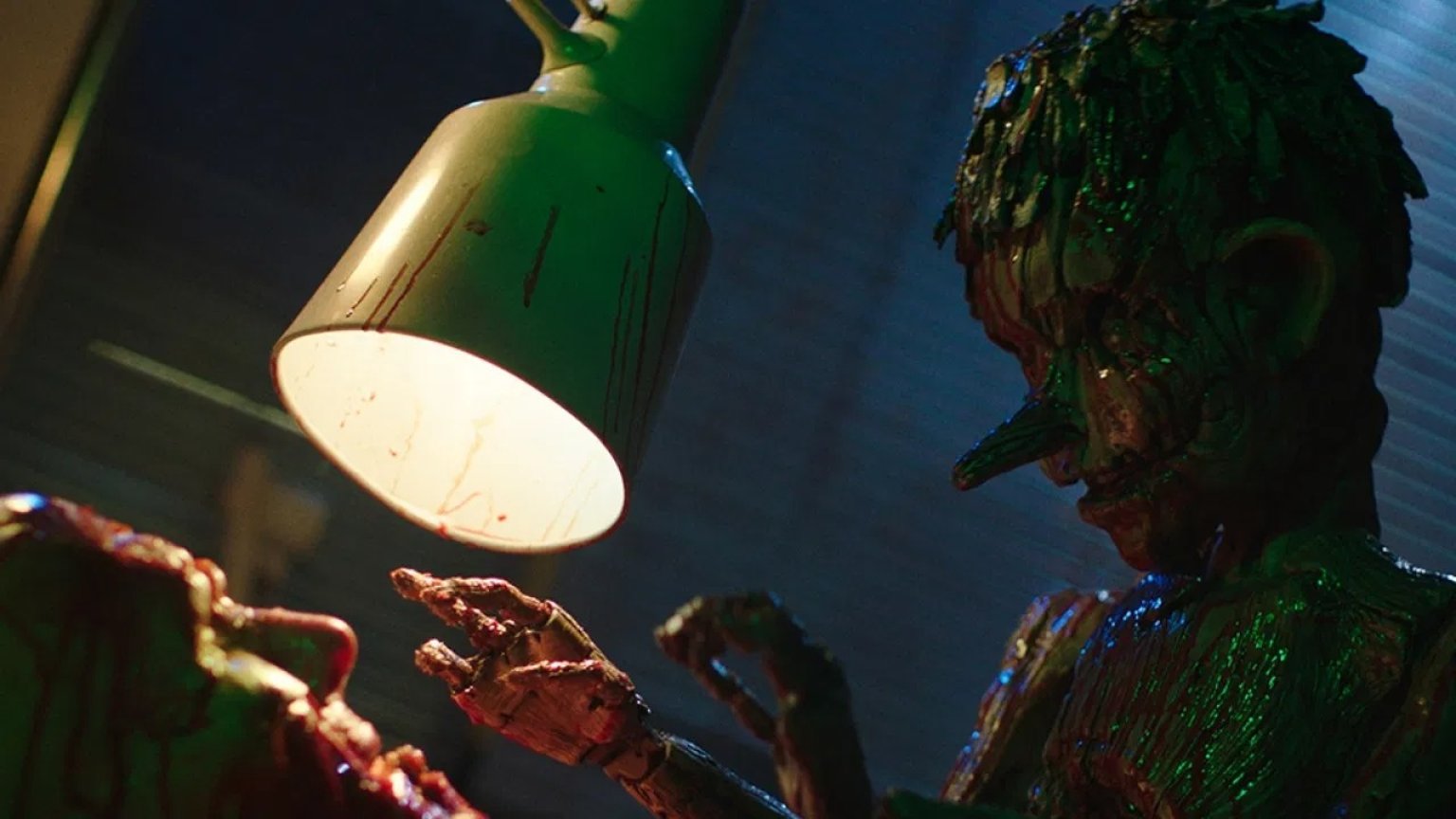 Pinocchio is een bloederige moordenaar in de trailer van horrorfilm 'Pinocchio Unstrung'