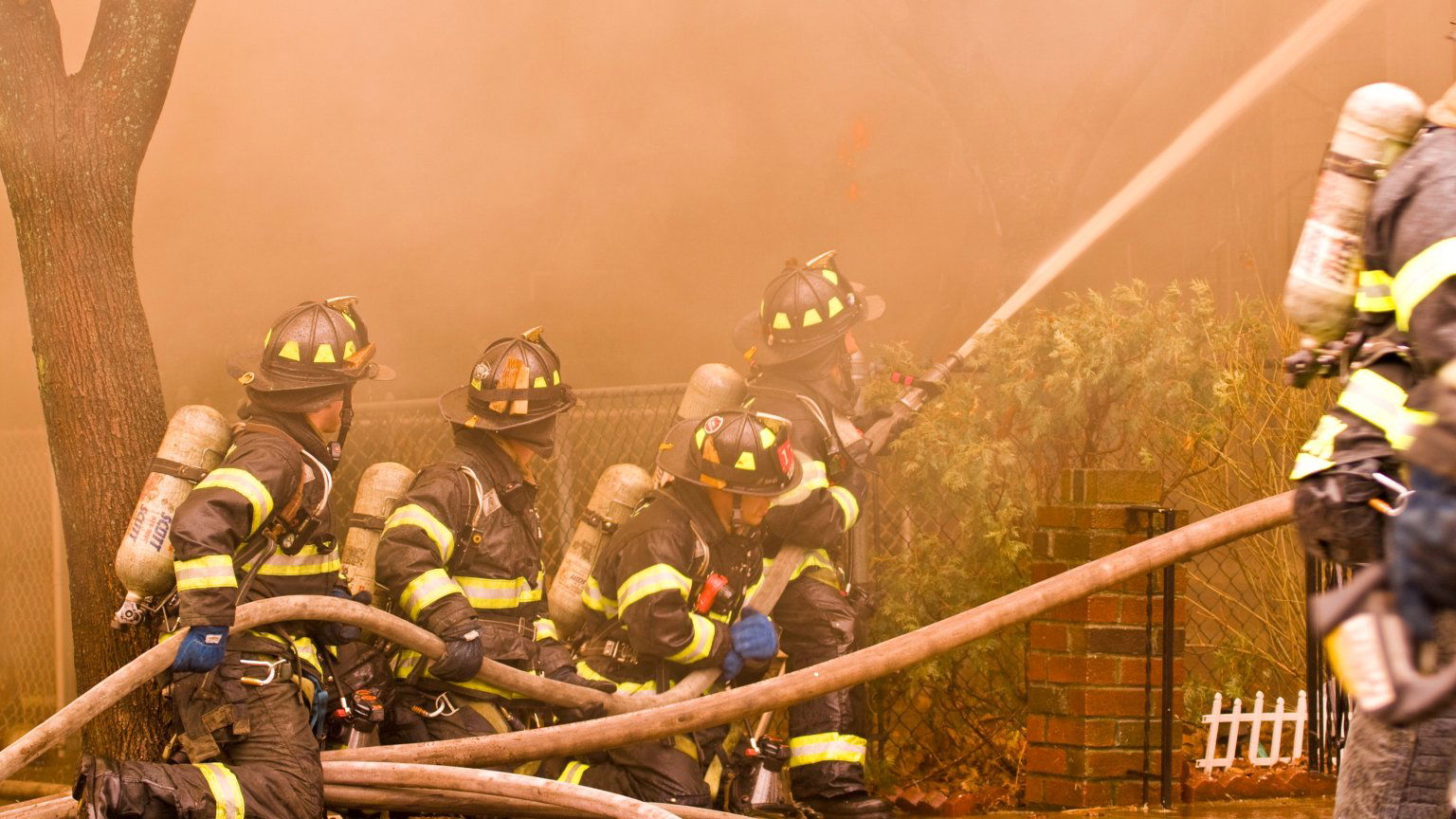 Netflix komt met nieuwe brandweerserie: 'Where There's Smoke'