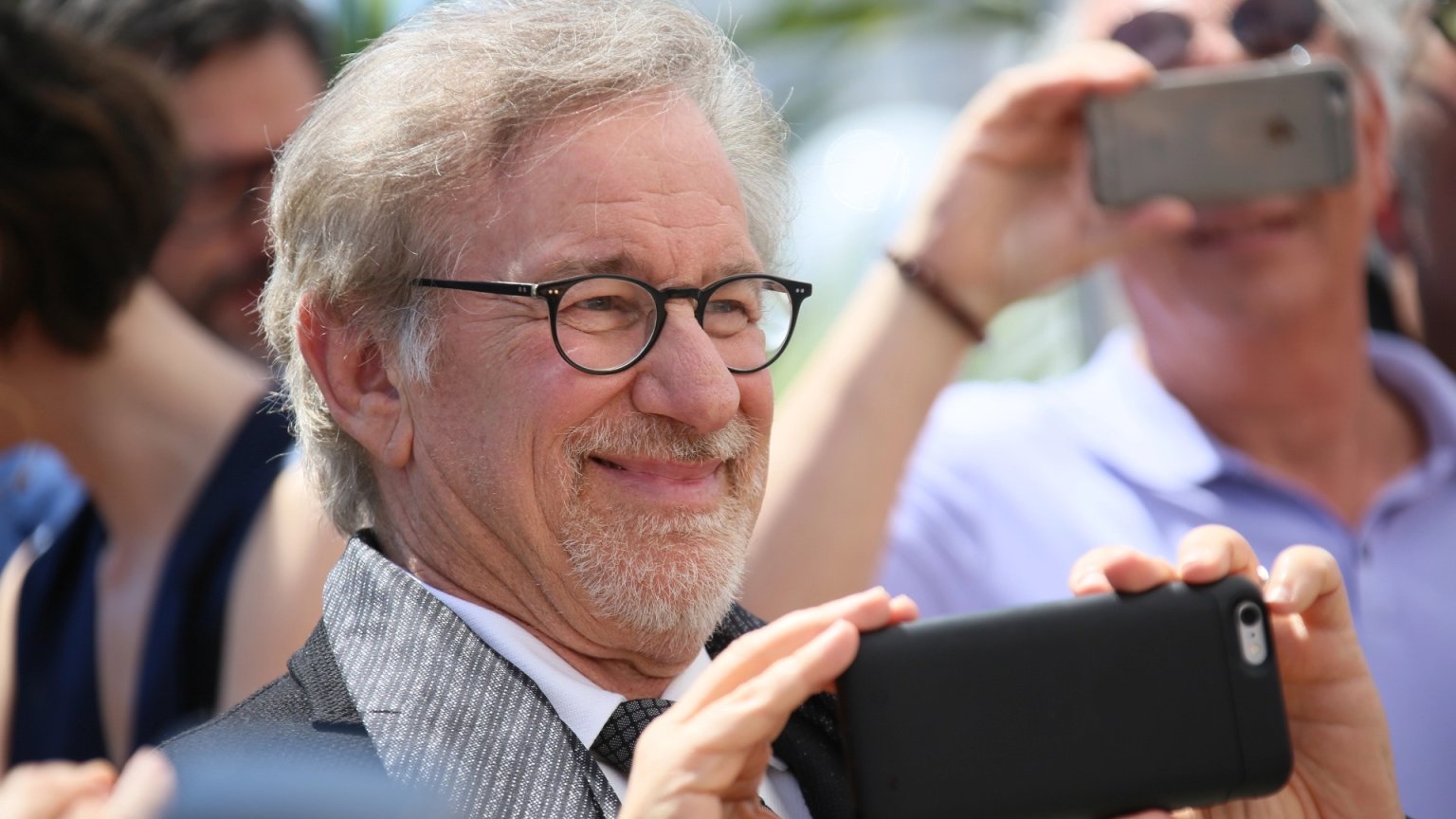 Steven Spielberg onthult plannen voor western en reageert op Obama's goed getimede aliens-uitspraak