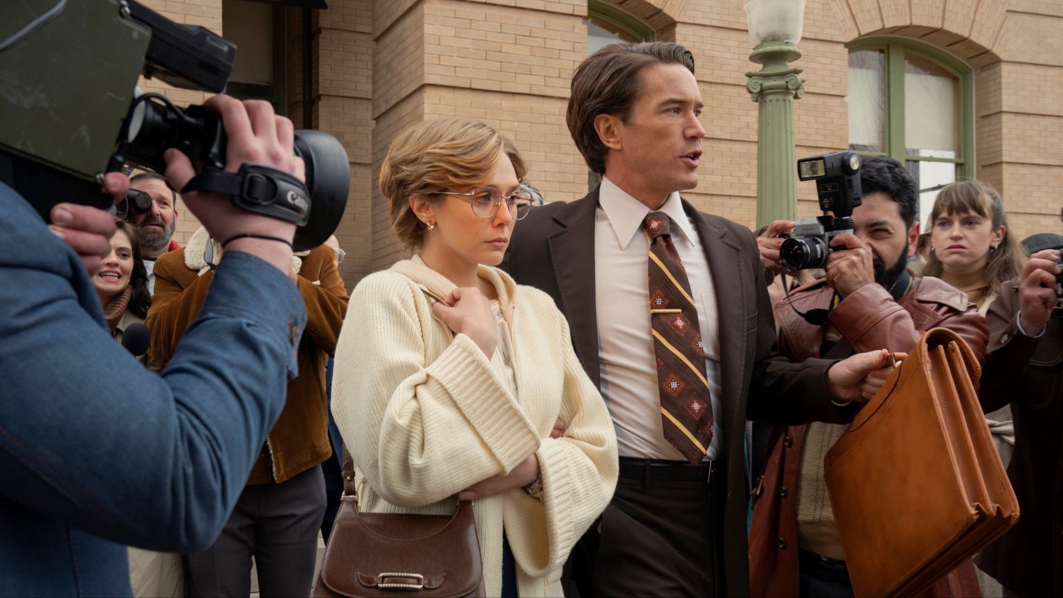 Op waarheid gebaseerde moordserie met Elizabeth Olsen en Jesse Plemons vanaf vandaag te zien op Netflix