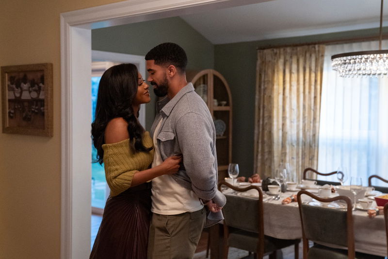 Gabrielle Dennis als Candace Stiles en Matthew Law als Isiah Stiles in 'Nemesis'. Afbeelding via Saeed Adyani/Netflix © 2026