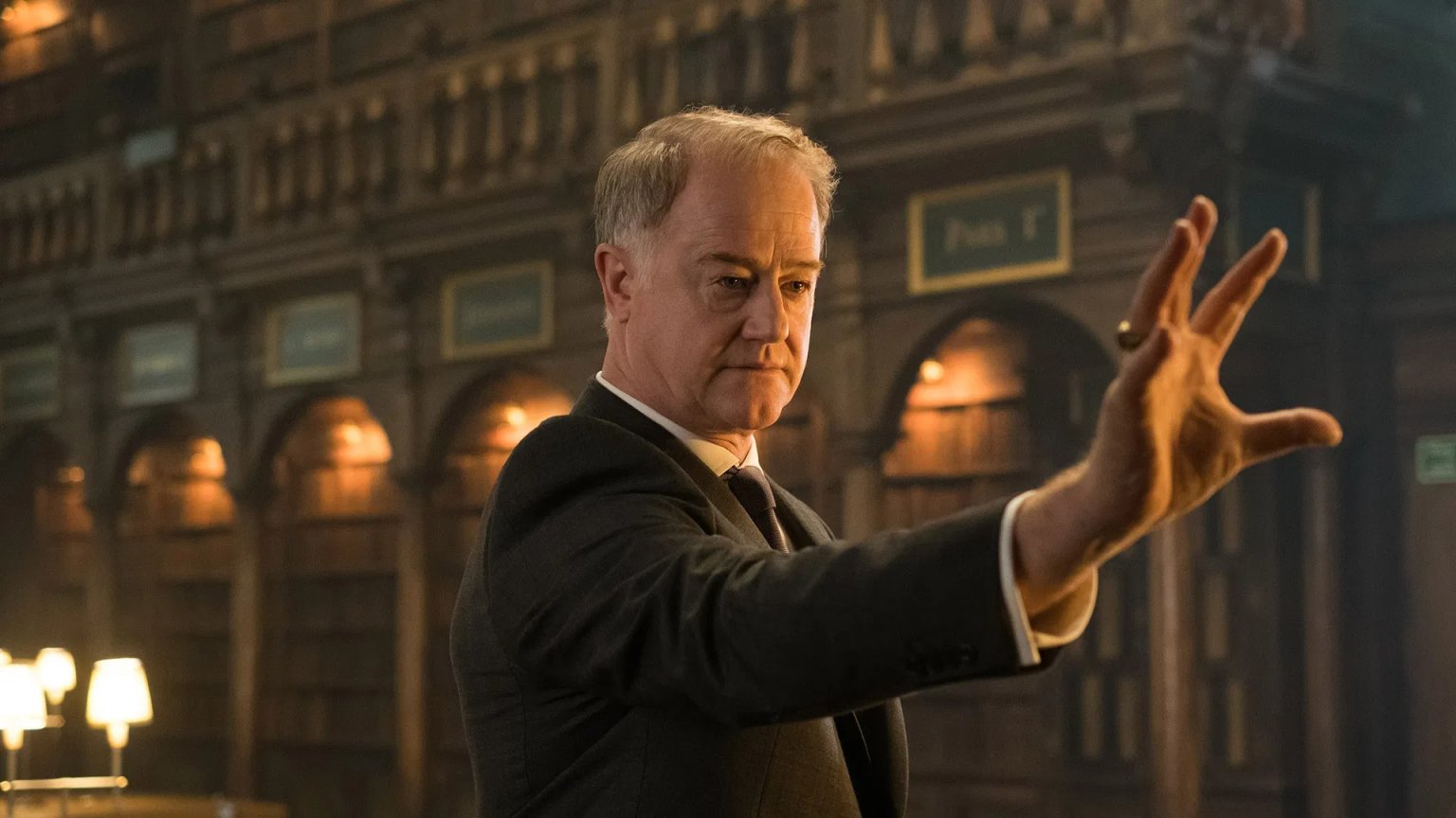 Netflix verwijdert binnenkort 'A Discovery of Witches' en 45+ andere films & series