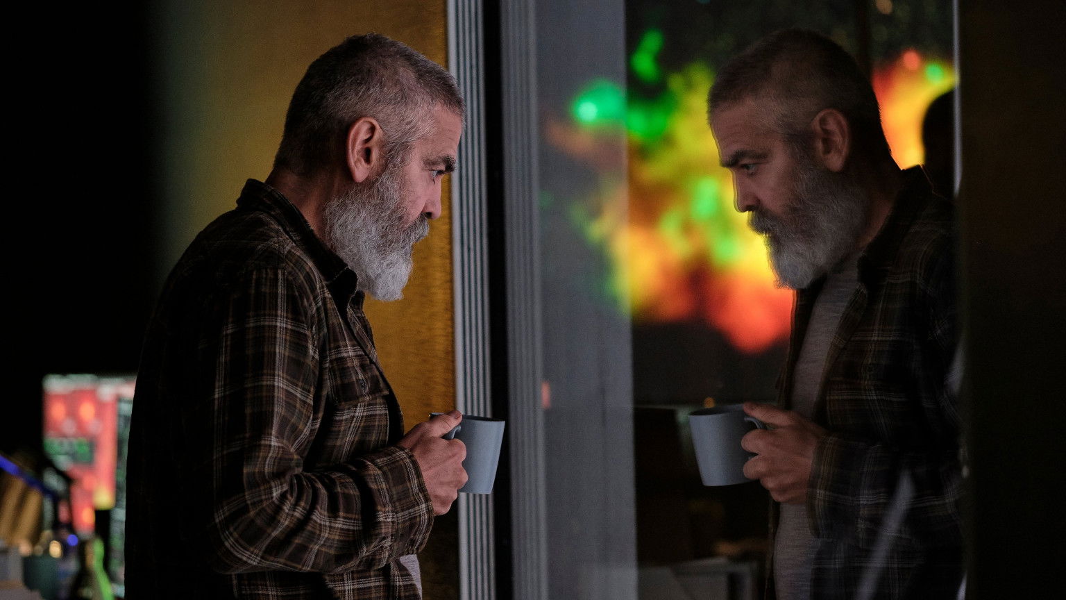 Netflix deelt fragment en traileraankondiging van 'The Midnight Sky' met George Clooney