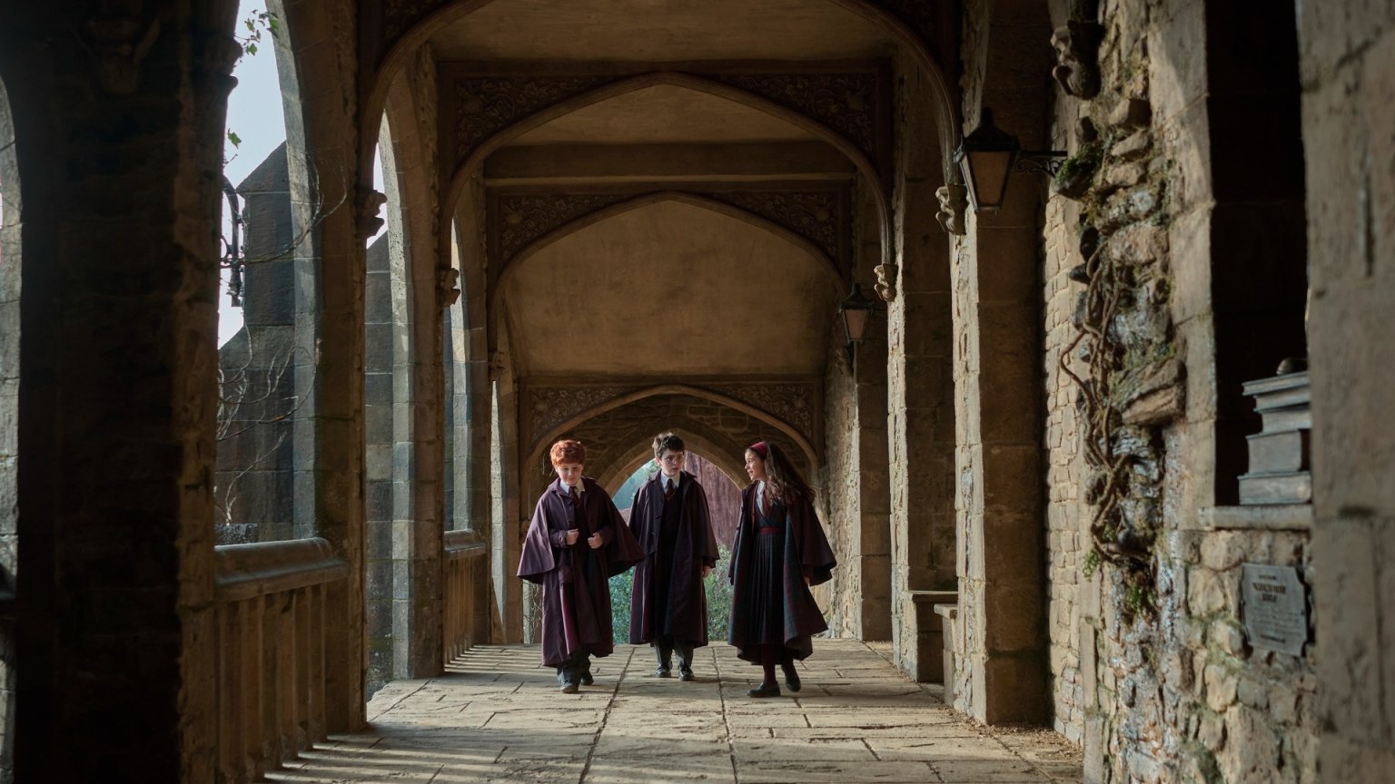 Harry Potter stapt op de trein naar Hogwarts in de magische teaser van 'Harry Potter'-serie