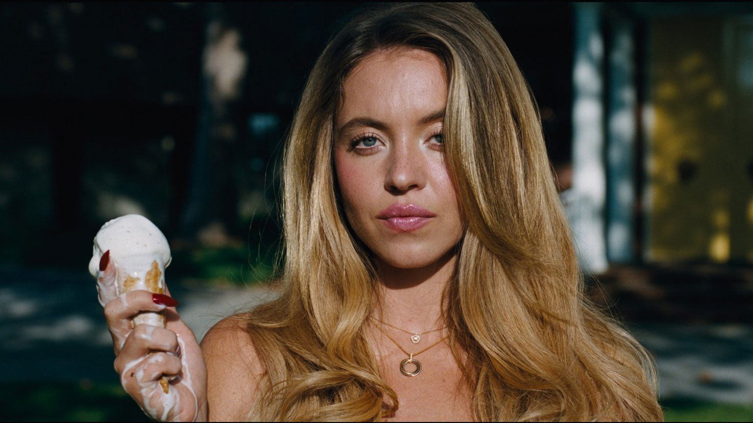 Cassie trouwt met Nate in de trailer van 'Euphoria' seizoen 3