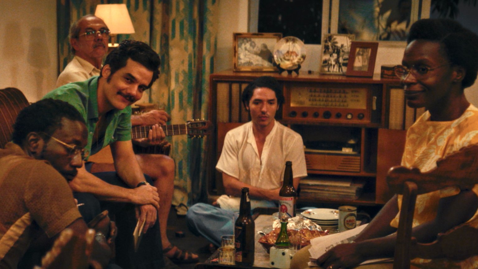 Oscargenomineerde acteur sluit zich aan bij uitbundige genrefilm met Kristen Stewart