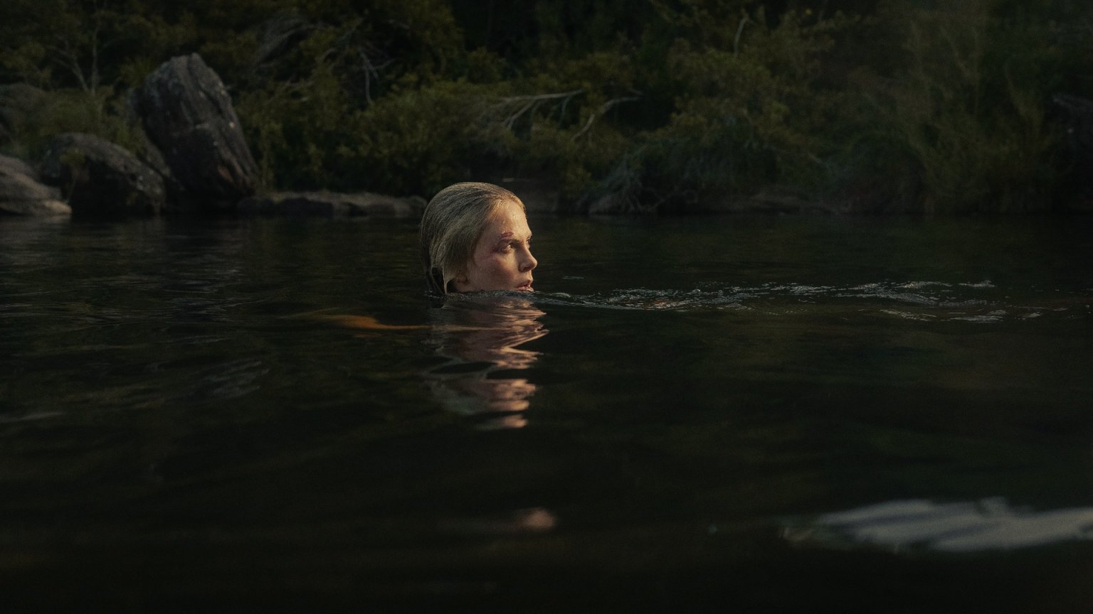 Nieuwe spannende actiethriller met Charlize Theron nu te zien op Netflix