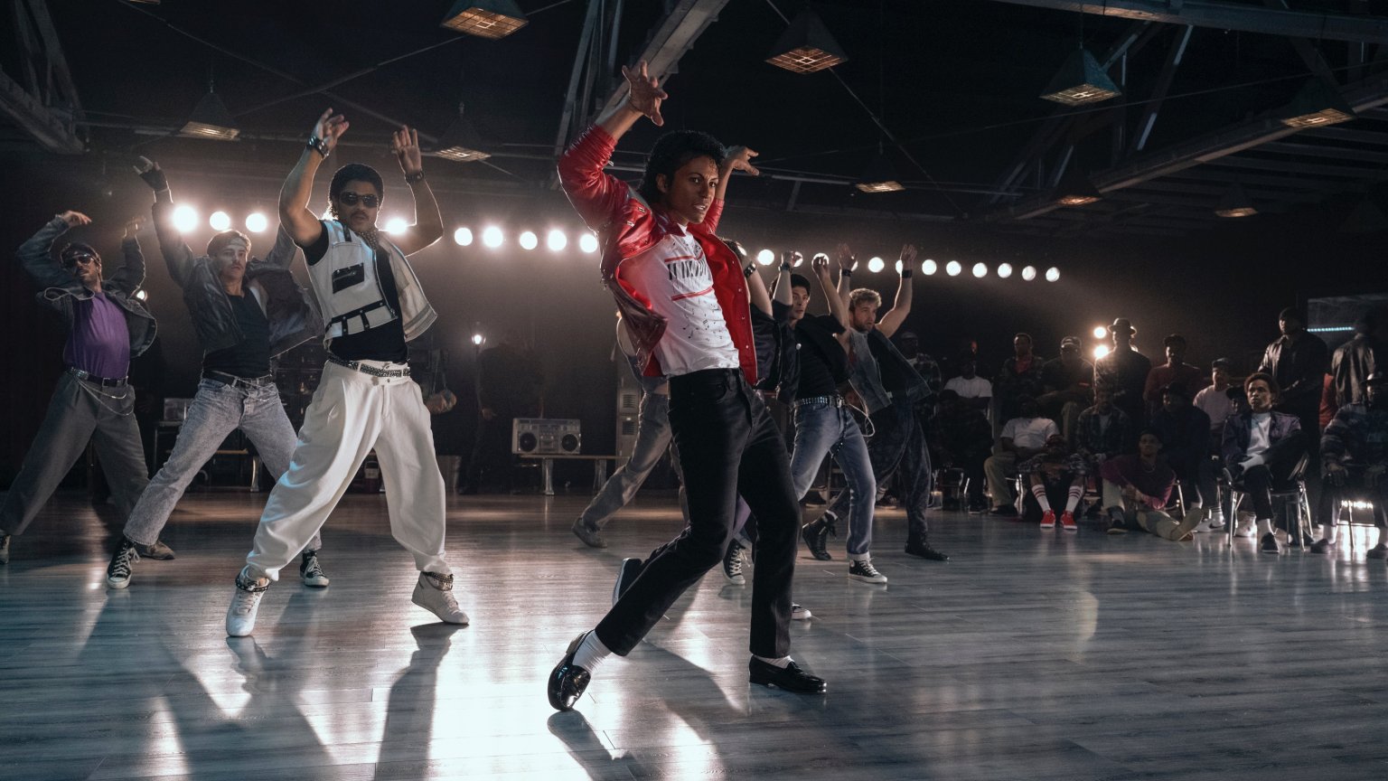 LaToya Jackson doorbreekt stilte over ontbreken Janet in biopic 'Michael'