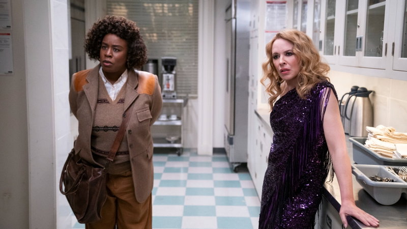 Kylie Minogue in 'The Resident'. Afbeelding via Jessic Brooks/Netflix